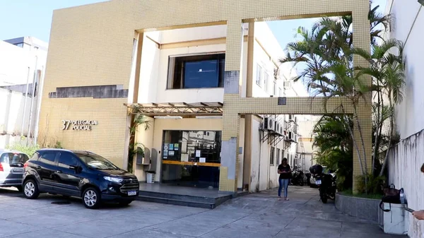 Öğrenciler Rio de Janeiro 'daki Ilha do Governador' da bir okulda bıçaklanıyor. 6 Mayıs 2022, Ilha do Governador, Rio de Janeiro, Brezilya: Cuma sabahı Brigadeiro Gomes Belediye Okulu 'nda üç öğrenci bıçaklandı