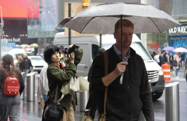 Times Square Bajo Rainfall Mayo 2022 Nueva York Estados Unidos — Foto de Stock