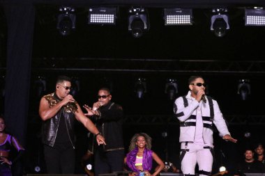 Mane Garrincha Stadyumları 'ndaki müzik gösterisi. 7 Mayıs 2022, Federal Bölge, Brasilia, Brezilya: Paranoyak şarkıcılar, Leo Santana, Parangole ve Harmonia do Samba Parktaki üç sanatçı tarafından düzenlenen 'Encontro' gösterisinde şarkı söylüyorlar.