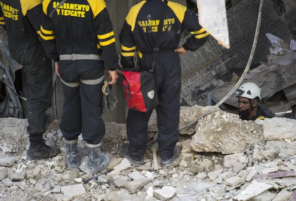 Havana-Küba 'daki Saratoga Oteli' nde meydana gelen patlamada yaklaşık 32 kişi öldü. 7 Mayıs 2022, Havana, Küba: Saratoga Oteli 'nde Cuma (06) saatlerinde yaklaşık 32 kişinin öldüğü şiddetli bir patlama meydana geldi 