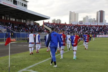 Brezilya Futbol Şampiyonası - Dördüncü Lig: Parana Clube ve Portuguesa-RJ. 8 Mayıs 2022, Curitiba, Parana, Brezilya: Parana Clube ve Portuguesa-RJ arasındaki futbol maçı, Brezilya Futbol Şampiyonası 'nın 7. turu için geçerli. 
