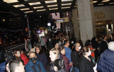 Roberto Carlos Radio City Music Hall 'da Anneler Günü' nde canlı olarak şarkı söylüyor. 8 Mayıs 2022, New York, ABD: Brezilyalı ünlü şarkıcı Roberto Carlos, 8 Mayıs 'ta New York' ta Radio City Music Hall 'da canlı performans sergiledi.