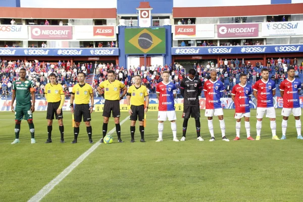 Brezilya Futbol Şampiyonası - Dördüncü Lig: Parana Clube ve Portuguesa-RJ. 8 Mayıs 2022, Curitiba, Parana, Brezilya: Parana Clube ve Portuguesa-RJ arasındaki futbol maçı, Brezilya Futbol Şampiyonası 'nın 7. turu için geçerli. 