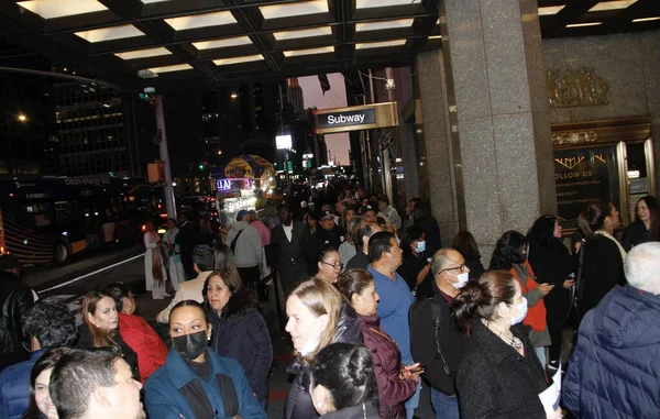 Roberto Carlos Radio City Music Hall 'da Anneler Günü' nde canlı olarak şarkı söylüyor. 8 Mayıs 2022, New York, ABD: Brezilyalı ünlü şarkıcı Roberto Carlos, 8 Mayıs 'ta New York' ta Radio City Music Hall 'da canlı performans sergiledi.