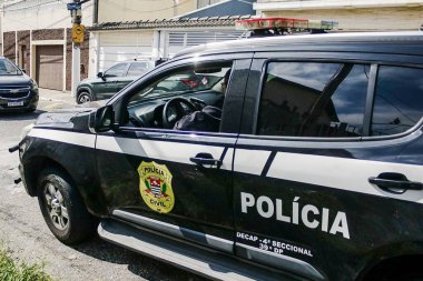Animal Mistreatment Complaint in Sao Paulo. May 10, 2022, Sao Paulo, Brazil: The State Deputy, Bruno Lima, together with activist Luisa Mell, carried out a complaint of mistreatment to animals, in Vila Nivi, Sao Paulo - SP