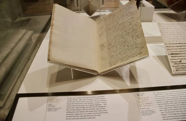 New York Halk Kütüphanesi 'nin Hazineleri: 125 Yaşın Üzerinde Bir Koleksiyon Gösteriliyor. 12 Mayıs 2022, New York, ABD