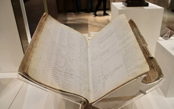 New York Halk Kütüphanesi 'nin Hazineleri: 125 Yaşın Üzerinde Bir Koleksiyon Gösteriliyor. 12 Mayıs 2022, New York, ABD