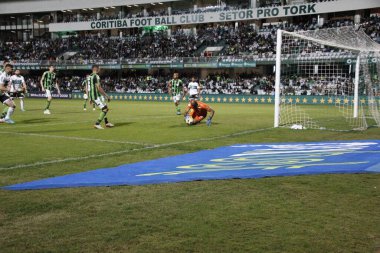 Brezilya Futbol Şampiyonası: Coritiba, Amerika-MG 'ye karşı. 15 Mayıs 2022, Coritiba, Parana, Brezilya: Coritiba ile Amerika-MG arasındaki futbol maçı, Couto Pereira Stadyumu' nda düzenlenen Brezilya Futbol Şampiyonası 'nın 6. turu için geçerlidir.