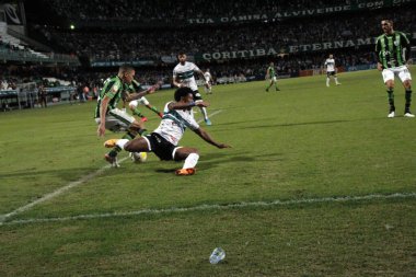 Brezilya Futbol Şampiyonası: Coritiba, Amerika-MG 'ye karşı. 15 Mayıs 2022, Coritiba, Parana, Brezilya: Coritiba ile Amerika-MG arasındaki futbol maçı, Couto Pereira Stadyumu' nda düzenlenen Brezilya Futbol Şampiyonası 'nın 6. turu için geçerlidir.