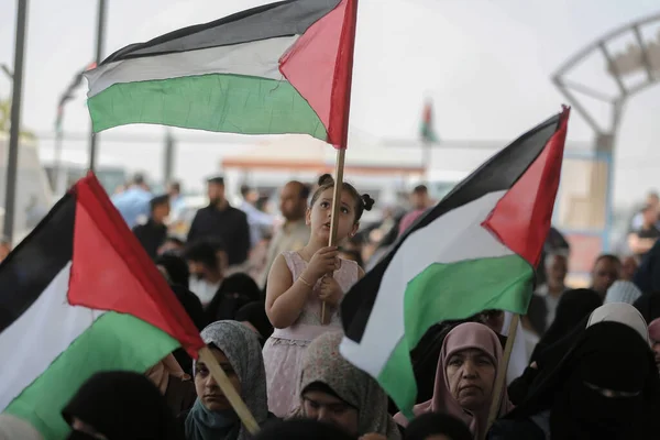 Palestinians Wave Flags March 74Th Anniversary Nakba May 2022 Gaza — стоковое фото