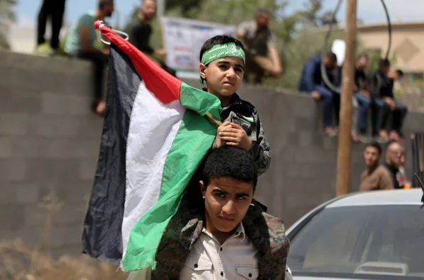 Palestyńczycy Machają Flagami Podczas Marszu Rocznicę Nakby Maja 2022 Gaza — Zdjęcie stockowe