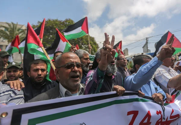 Palestinesi Sventolano Bandiere Durante Marcia Anniversario Nakba Maggio 2022 Gaza — Foto Stock