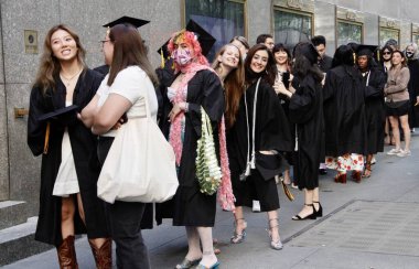 Radio City Music Hall 'da 2022 mezuniyet töreni. 18 Mayıs 2022, New York, ABD: COVID-19 salgınından kaynaklanan iki yıllık sanal başlangıçtan sonra, mezunların 2022 yılı bizzat başlatıldı. 