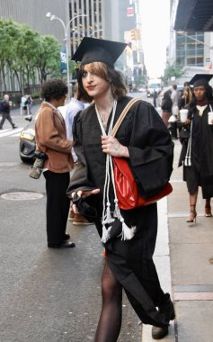 Radio City Music Hall 'da 2022 mezuniyet töreni. 18 Mayıs 2022, New York, ABD: COVID-19 salgınından kaynaklanan iki yıllık sanal başlangıçtan sonra, mezunların 2022 yılı bizzat başlatıldı. 