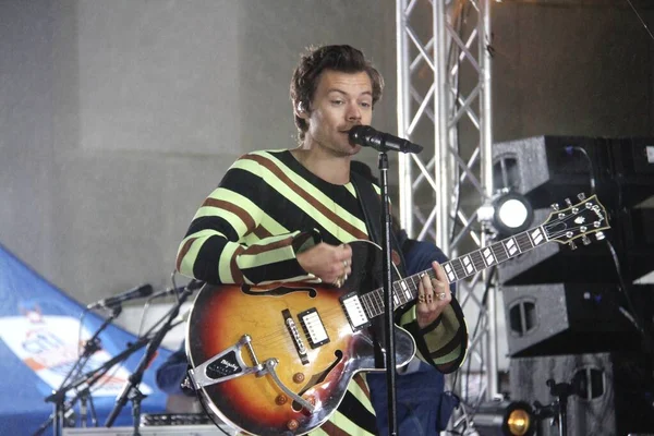 Harry Styles, NBC 'de bugün Rockefeller Center' da Citi Yaz Konser Serisi 'nde. 19 Mayıs 2022, New York, ABD: The GRAMMY küresel süperstar Harry Styles