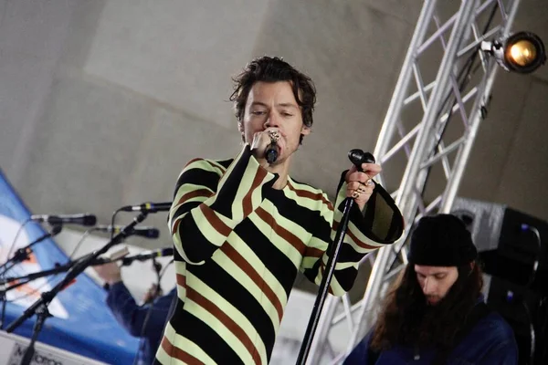 Harry Styles, NBC 'de bugün Rockefeller Center' da Citi Yaz Konser Serisi 'nde. 19 Mayıs 2022, New York, ABD: The GRAMMY küresel süperstar Harry Styles