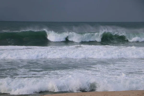 Surferzy Bawią Się Najlepiej Plaży Leblon Rio Janeiro Maja 2022 — Zdjęcie stockowe