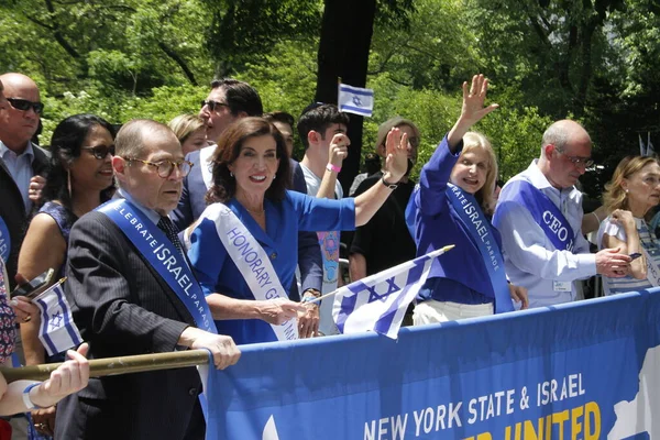 New ニューヨーク州知事 キャシー ホホールとイスラエルパレードでのゲスト2022 2022年5月22日 ニューヨーク 米国ニューヨーク州 ニューヨーク州知事 キャシー ホホール — ストック写真