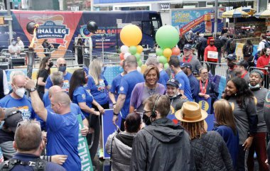 ABC Günaydın Amerika programında 2022 Özel Olimpiyatlar için Meşale Koşusu Son Bacak. 24 Mayıs 2022, New York, ABD: 2022 Özel Olimpiyatlar için Meşale Çalıştırma Son Bacağı)