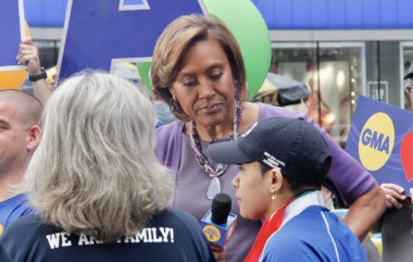 ABC Günaydın Amerika programında 2022 Özel Olimpiyatlar için Meşale Koşusu Son Bacak. 24 Mayıs 2022, New York, ABD: 2022 Özel Olimpiyatlar için Meşale Çalıştırma Son Bacağı)