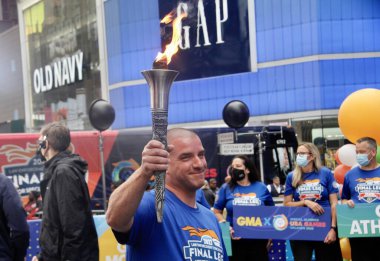 ABC Günaydın Amerika programında 2022 Özel Olimpiyatlar için Meşale Koşusu Son Bacak. 24 Mayıs 2022, New York, ABD: 2022 Özel Olimpiyatlar için Meşale Çalıştırma Son Bacağı)