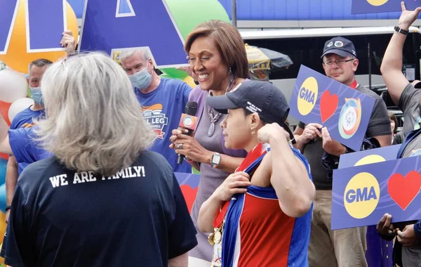 ABC Günaydın Amerika programında 2022 Özel Olimpiyatlar için Meşale Koşusu Son Bacak. 24 Mayıs 2022, New York, ABD: 2022 Özel Olimpiyatlar için Meşale Çalıştırma Son Bacağı)