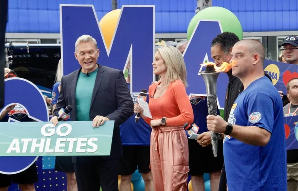 ABC Günaydın Amerika programında 2022 Özel Olimpiyatlar için Meşale Koşusu Son Bacak. 24 Mayıs 2022, New York, ABD: 2022 Özel Olimpiyatlar için Meşale Çalıştırma Son Bacağı)