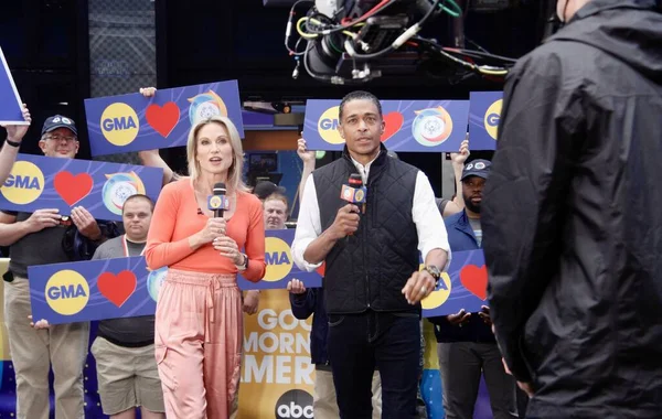 ABC Günaydın Amerika programında 2022 Özel Olimpiyatlar için Meşale Koşusu Son Bacak. 24 Mayıs 2022, New York, ABD: 2022 Özel Olimpiyatlar için Meşale Çalıştırma Son Bacağı)