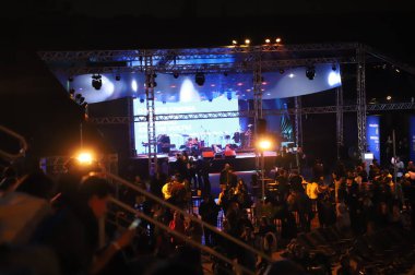 Vibra Open Air, Sao Paulo 'daki Jokey Kulübü' nde düzenlenmektedir. 25 Mayıs 2022, Sao Paulo, Brezilya: Vibra Open Air sırasında bir film gösteriliyor, açık hava sineması dünyanın en büyük açık hava sineması, açık hava film gösterimlerini karıştırıyor.