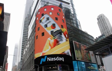 Celsius Live Fit celebrates 5 Years at Nasdaq. May 27, 2022, New York, USA: The energy drink company, Celsius Live Fit celebrates 5 years at Nasdaq with participation of some staff cheering and holding up the energy drinks  clipart