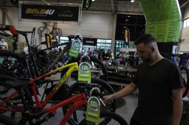 (Curitiba 'daki en büyük Güney Bisiklet Fuarı' nın ikinci sürümünün açılışı. 27 Mayıs 2022, Curitiba, Parana, Brezilya: Güneydeki en büyük bisikletçi fuarının ikincisi Barigui 'deki Sergi Parkı' nda açıldı