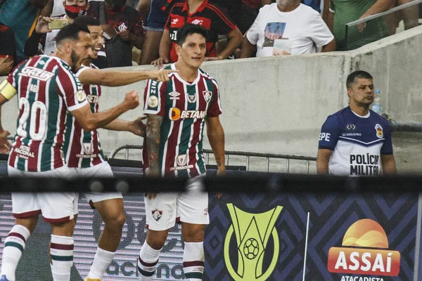 巴西足球锦标赛 Fluminense和Flamengo Fluminense和Flamengo之间的足球比赛 有效期为周日在里约热内卢马拉卡纳体育场举行的第八轮巴西足球锦标赛 — 图库照片