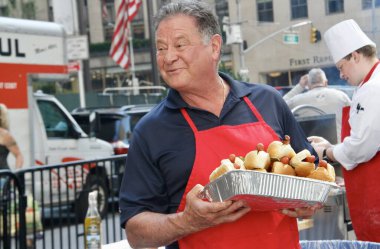 New York 'ta Anma Günü' nde Fox ve Arkadaşları Programı. 30 Mayıs 2022, New York, ABD: Joey Jones deniz ampüte savaş gazisi ve Fox News bağışçısı hafta sonu yemek bölümünde Fox ve Friends programına katıldı 