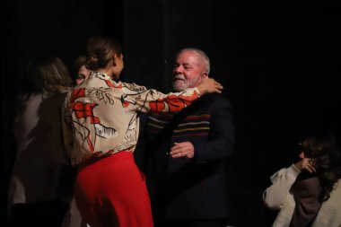 Tuca Tiyatrosu 'nda, eski Başkan Lula' nın hapisteyken aldığı mektuplarla dolu bir kitap piyasaya sürüldü. 31 Mayıs 2022, Sao Paulo, Brezilya: Birçok sanatçının katılımıyla, eski başkan Luiz Inacio Lula da Silva 