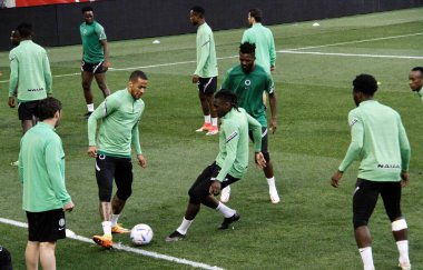 Nijerya Teknik Direktörü, Ekvador ile Nijerya futbolu arasında basın toplantısı düzenliyor. 1 Haziran 2022, New Jersey, ABD: Nijerya teknik direktörü Jose Peseiro, takım kaptanı William Troost ile bir basın toplantısı düzenledi. 