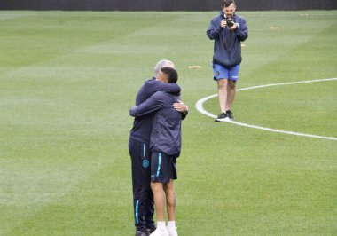 Ekvador Teknik Direktörü, Ekvador ve Nijerya futbol dostları arasında basın toplantısı düzenliyor. 1 Haziran 2022, New Jersey, ABD: Ekvador koçu Gustavo Alfaro, Mena Israel Delgado 'nun katılımıyla bir basın toplantısı düzenledi.