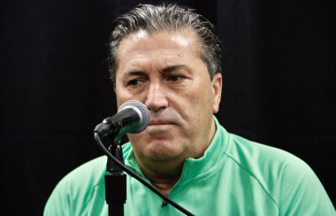 Nijerya Teknik Direktörü, Ekvador ile Nijerya futbolu arasında basın toplantısı düzenliyor. 1 Haziran 2022, New Jersey, ABD: Nijerya teknik direktörü Jose Peseiro, takım kaptanı William Troost ile bir basın toplantısı düzenledi. 