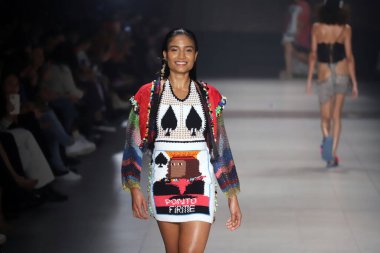 SPFW 'nin 53. baskısı - Ponto Firme Projesi - 22 / 23 Bahar Koleksiyonu. 1 Haziran 2022, Sao Paulo, Brezilya: 53. SPFW defilesinin Ponto Firme Projesi