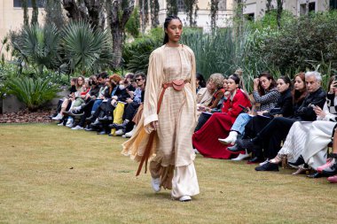 (SPFW 'nin 53. Basımı - Neriage marka Moda Şovu - Bahar Yaz Koleksiyonu 22 / 23. 4 Haziran 2022, Sao Paulo, Brezilya: SPFW 'nin (Sao Paulo Moda Haftası) 53.