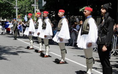 New York 'ta Yunan Bağımsızlık Günü Geçidi. 5 Haziran 2022, New York, ABD: COVID-19 salgını nedeniyle iki yıl aradan sonra, Yunan Bağımsızlık Günü Geçidi Pazar günü tekrar Beşinci Cadde 'ye döner (05)). 