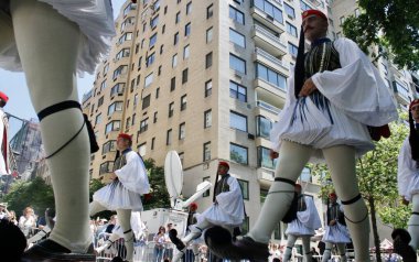 New York 'ta Yunan Bağımsızlık Günü Geçidi. 5 Haziran 2022, New York, ABD: COVID-19 salgını nedeniyle iki yıl aradan sonra, Yunan Bağımsızlık Günü Geçidi Pazar günü tekrar Beşinci Cadde 'ye döner (05)). 