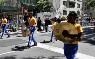 New York 'ta Yunan Bağımsızlık Günü Geçidi. 5 Haziran 2022, New York, ABD: COVID-19 salgını nedeniyle iki yıl aradan sonra, Yunan Bağımsızlık Günü Geçidi Pazar günü tekrar Beşinci Cadde 'ye döner (05)). 