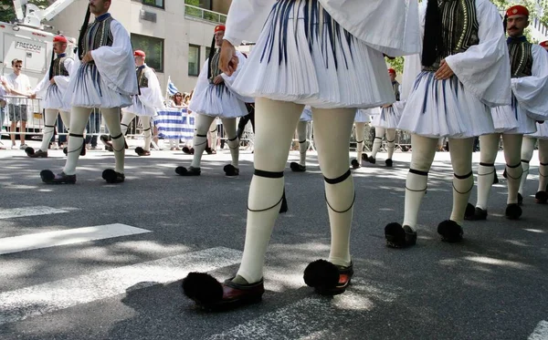 New York 'ta Yunan Bağımsızlık Günü Geçidi. 5 Haziran 2022, New York, ABD: COVID-19 salgını nedeniyle iki yıl aradan sonra, Yunan Bağımsızlık Günü Geçidi Pazar günü tekrar Beşinci Cadde 'ye döner (05)). 