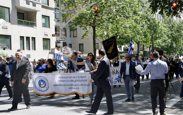 希腊独立日游行在纽约举行 2022年6月5日 美国纽约 在因Covid 19流感大流行而缺席两年后 希腊独立日游行于周日再次回到第五大道 — 图库照片