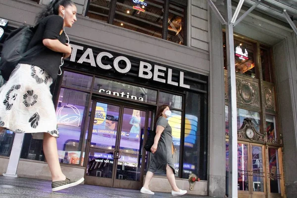 New Taco Bell Has Opened First Restaurant All High Tech — Stock Photo, Image