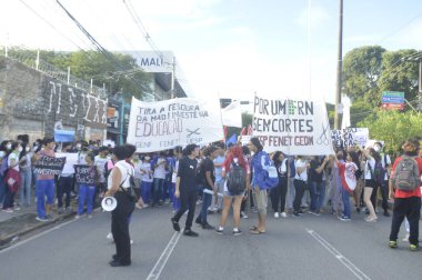 Brezilyalı öğrenciler Natal kentinde eğitime daha fazla yatırım yapılmasını protesto ediyorlar. 9 Haziran 2022, Natal, Rio Grande do Norte, Brezilya: Ülkenin Federal Enstitüsü 'ndeki kriz (IF) ve fon kesintisi duyurusu