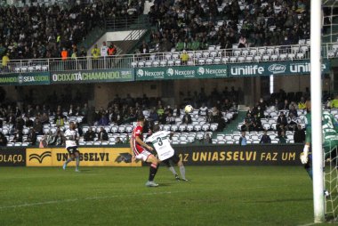 Brezilya Futbol Şampiyonası: Coritiba, Sao Paulo 'ya karşı. 9 Haziran 2022, Curitiba, Parana, Brezilya: Coritiba ile Sao Paulo arasındaki futbol maçı, Brezilya Futbol Şampiyonası 'nın 10. turu için geçerli, Couto Pereira stadyumunda yapıldı.