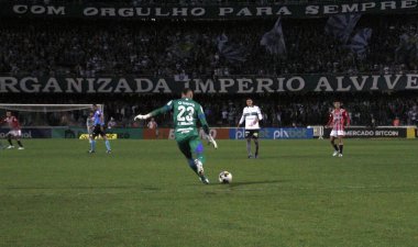 Brezilya Futbol Şampiyonası: Coritiba, Sao Paulo 'ya karşı. 9 Haziran 2022, Curitiba, Parana, Brezilya: Coritiba ile Sao Paulo arasındaki futbol maçı, Brezilya Futbol Şampiyonası 'nın 10. turu için geçerli, Couto Pereira stadyumunda yapıldı.