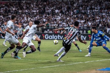 (Brezilya Futbol Şampiyonası: Atletico-MG, Santos 'a karşı. 11 Haziran 2022, Sao Paulo, Brezilya: Atletico MG ve Santos arasındaki futbol maçı, 2022 Brezilya Futbol Şampiyonası 'nın 11. turu için geçerli, Belo Horizonte' deki Mineirao Stadyumu 'nda yapıldı.. 