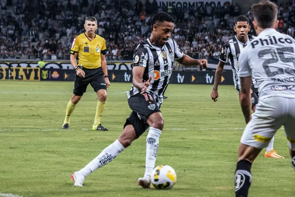 (Brezilya Futbol Şampiyonası: Atletico-MG, Santos 'a karşı. 11 Haziran 2022, Sao Paulo, Brezilya: Atletico MG ve Santos arasındaki futbol maçı, 2022 Brezilya Futbol Şampiyonası 'nın 11. turu için geçerli, Belo Horizonte' deki Mineirao Stadyumu 'nda yapıldı.. 